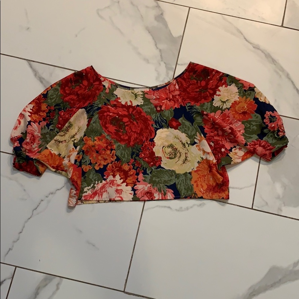 Gianni Bini Floral Cropped Top